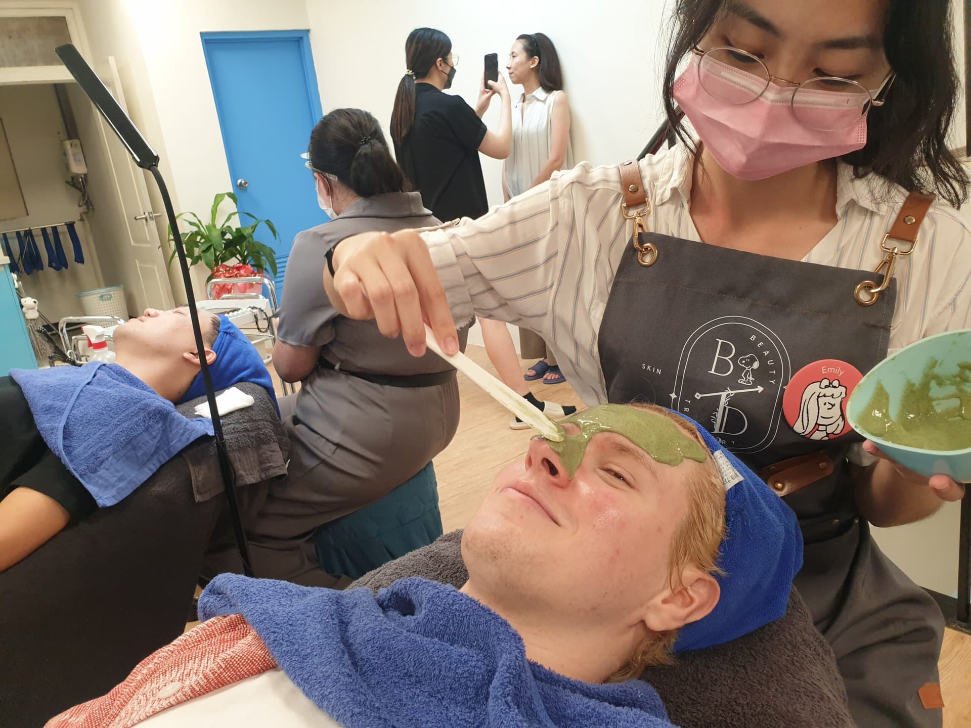 保養進行中 - Professional Skincare Session at Beauty Trip Diary Taoyuan