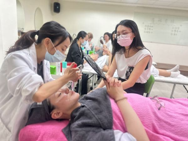專業技術展示 - Professional Skincare Session at Beauty Trip Diary Taoyuan