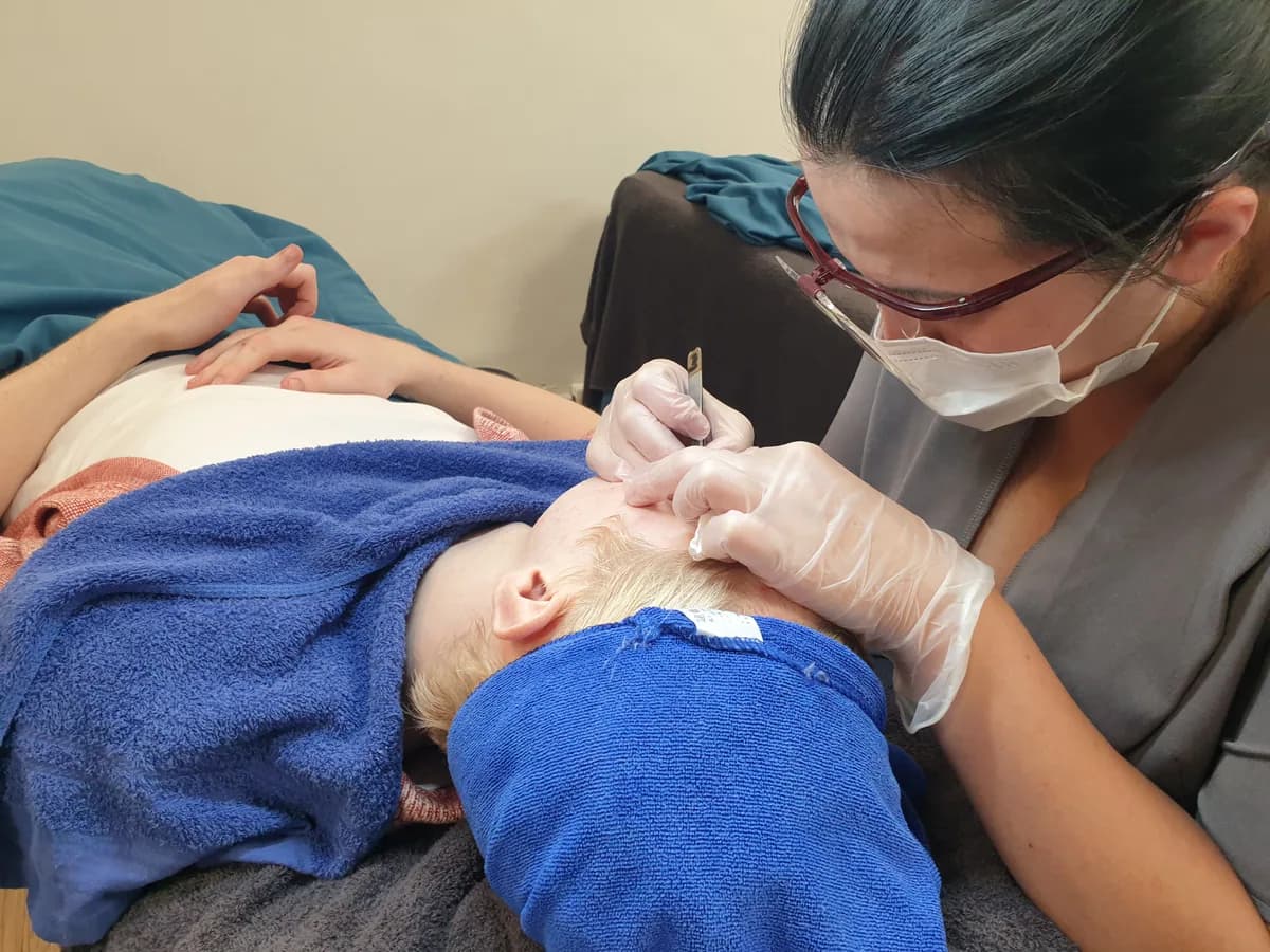 Cuticle Softening & Directional Pore Cleansing